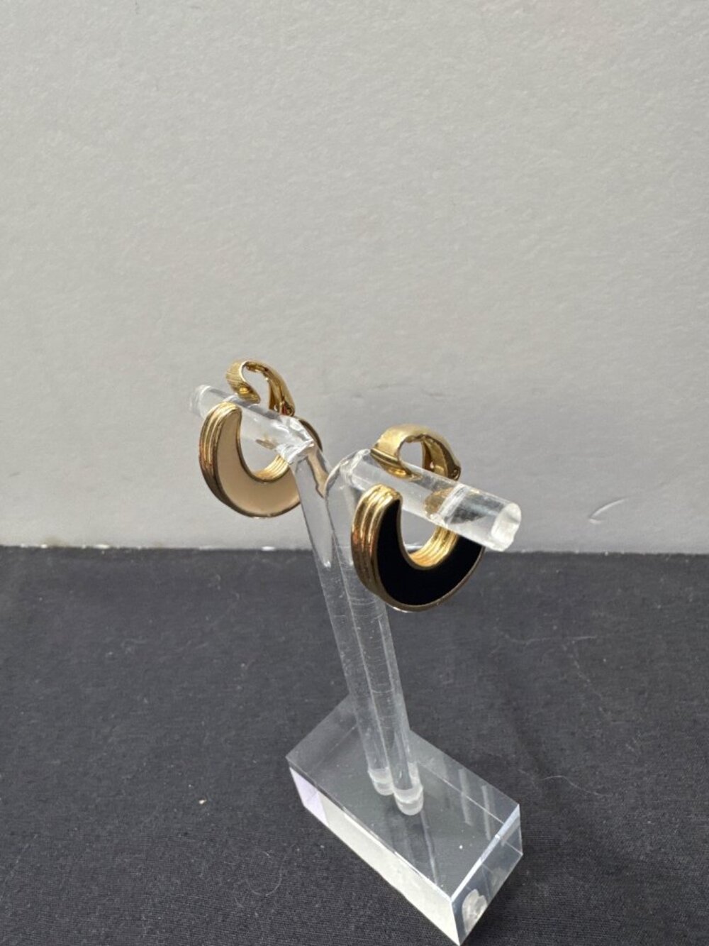 Vintage Avon Gold-Tone Clip-On Reversible Cream Blue Hoop Earrings Ribbed Design